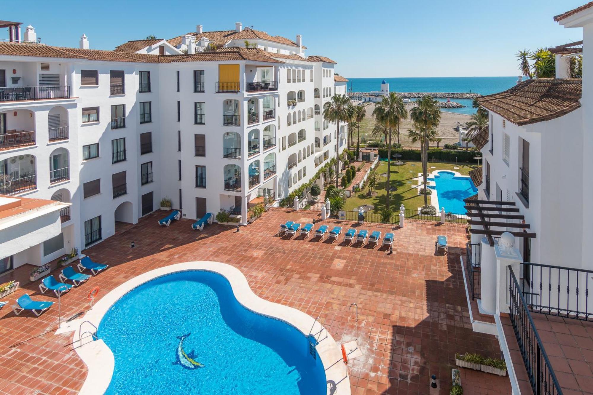 2233-lovely 2 Bedrooms On The Beach, Pool And Port Manilva