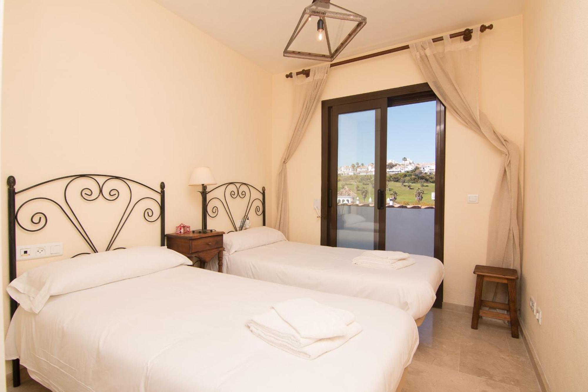 2233-lovely 2 Bedrooms On The Beach, Pool And Port Manilva
